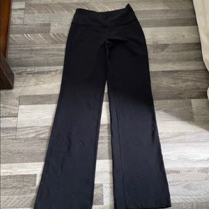 Black Lululemon yoga pants